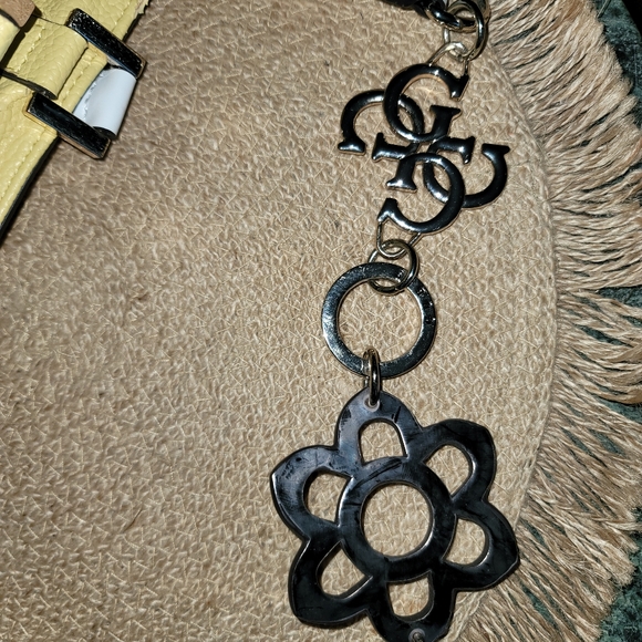 Guess purse - Picture 8 of 12